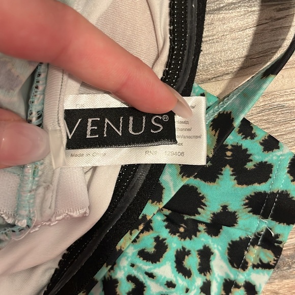 Women’s bathing suit - Picture 3 of 4